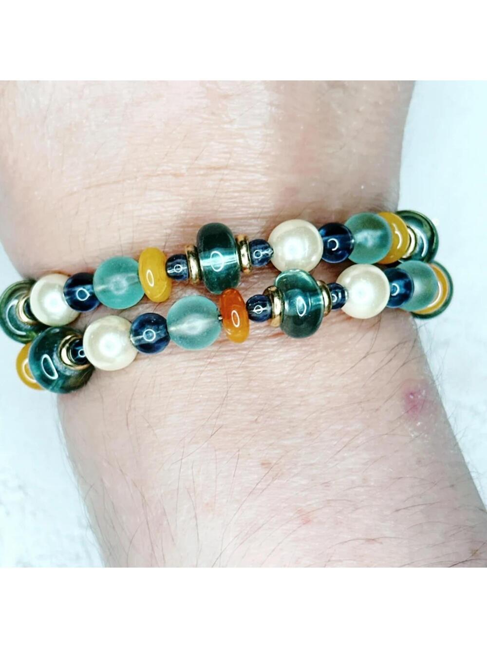 5857u. Green Memory Wire Bracelet Plastic